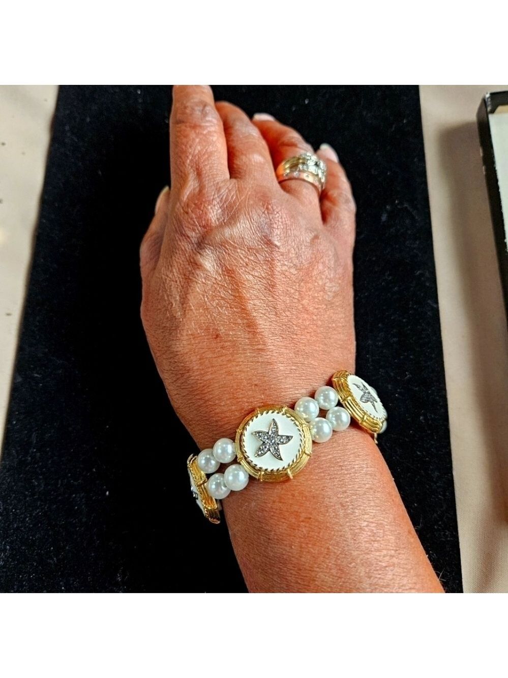 Vintage Butler Gold-tone Starfish Pearl and Rhinestones Bracelet